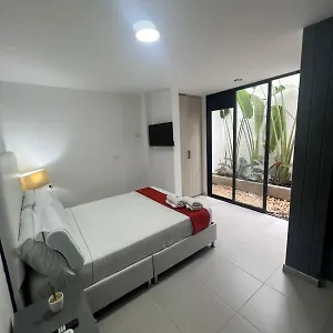 4* Hotel Aw Puerta De San Cayetano